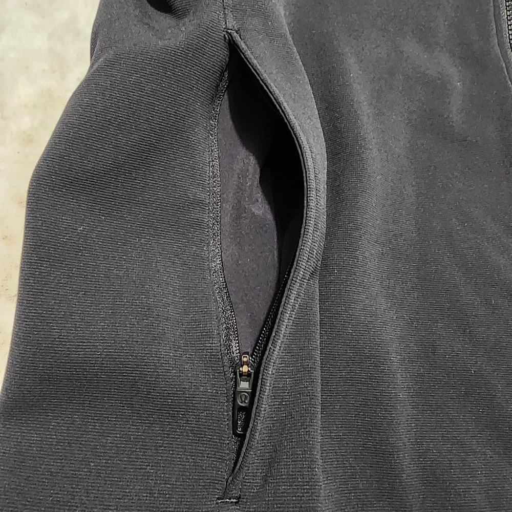 Lululemon Men's Sojourn Jacket  Size L  Black  Full Zip sporty casual